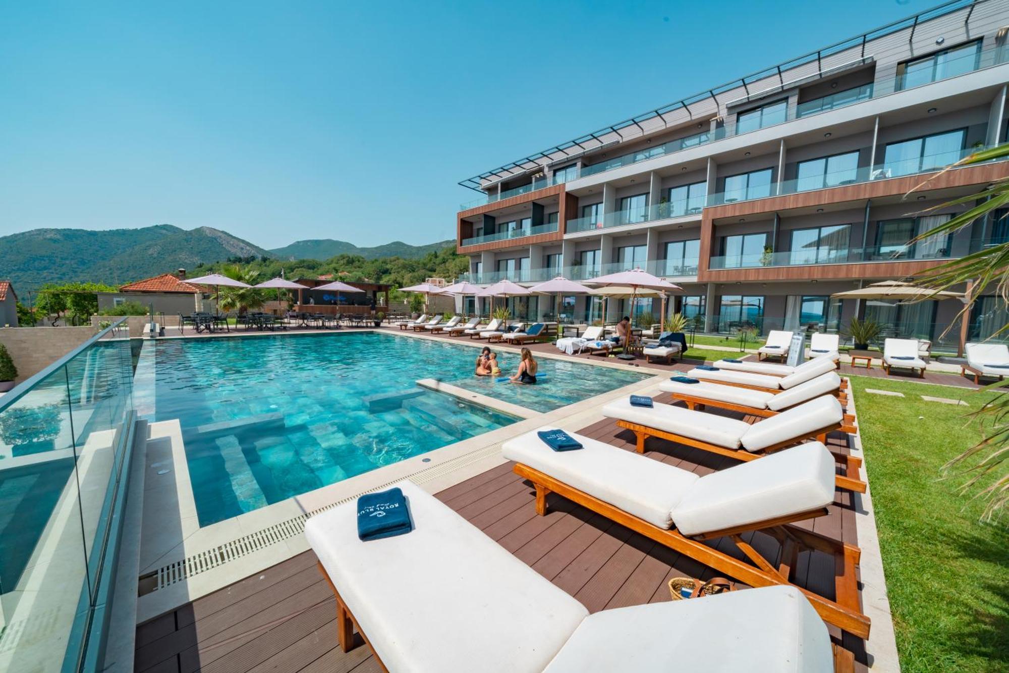 Royal Blue Resort & Residences Kavac Экстерьер фото